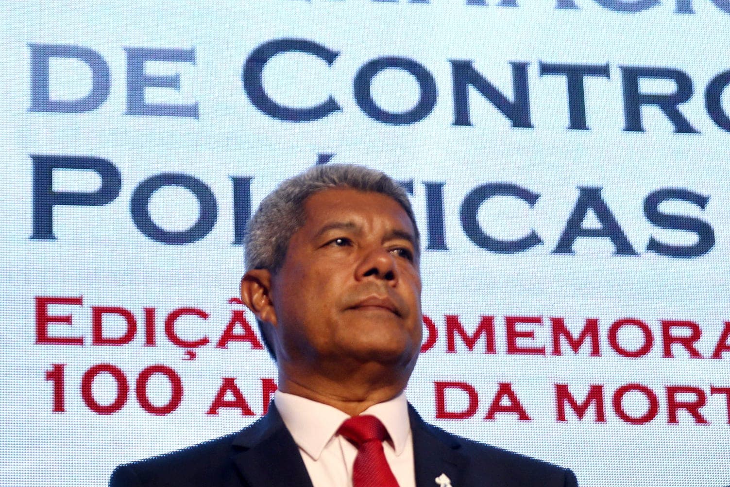 Ministério Público aponta risco de 'aprovação automática disfarçada' e dá 30 dias para governo Jerônimo rever regras